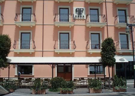 Palazzo Foti Hotel Crotone Buitenkant foto
