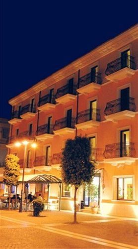 Palazzo Foti Hotel Crotone Buitenkant foto