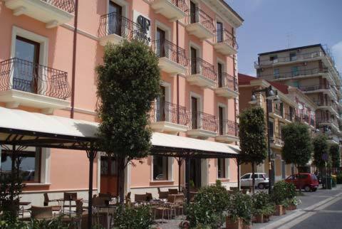 Palazzo Foti Hotel Crotone Buitenkant foto